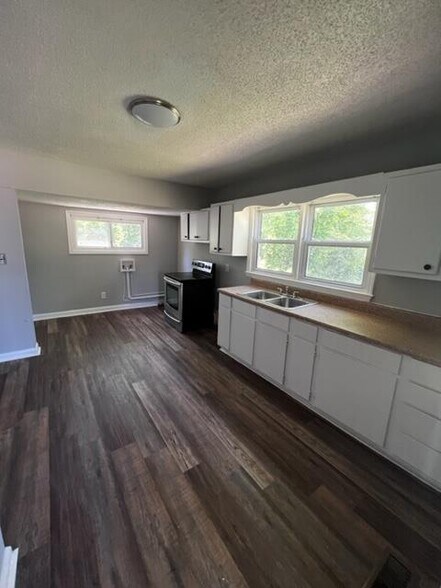 Building Photo - 804 Barbee Ave
