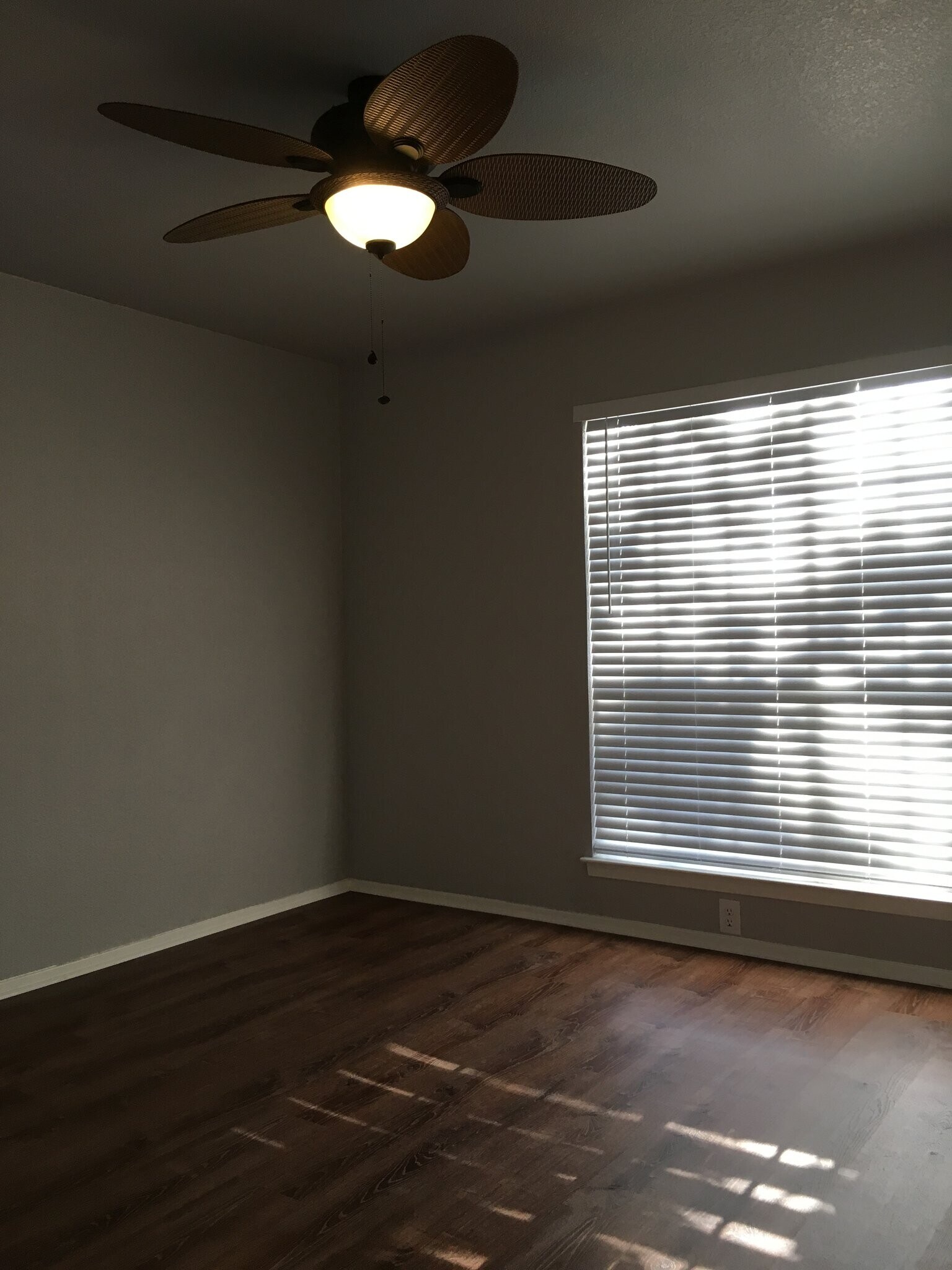 Building Photo - 2400 Dijon Dr