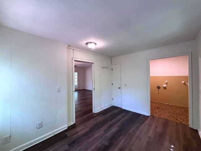 Building Photo - Private Wooded Retreat in Gainesville | 3 Bed | 2 Bath | Unfinished Basement