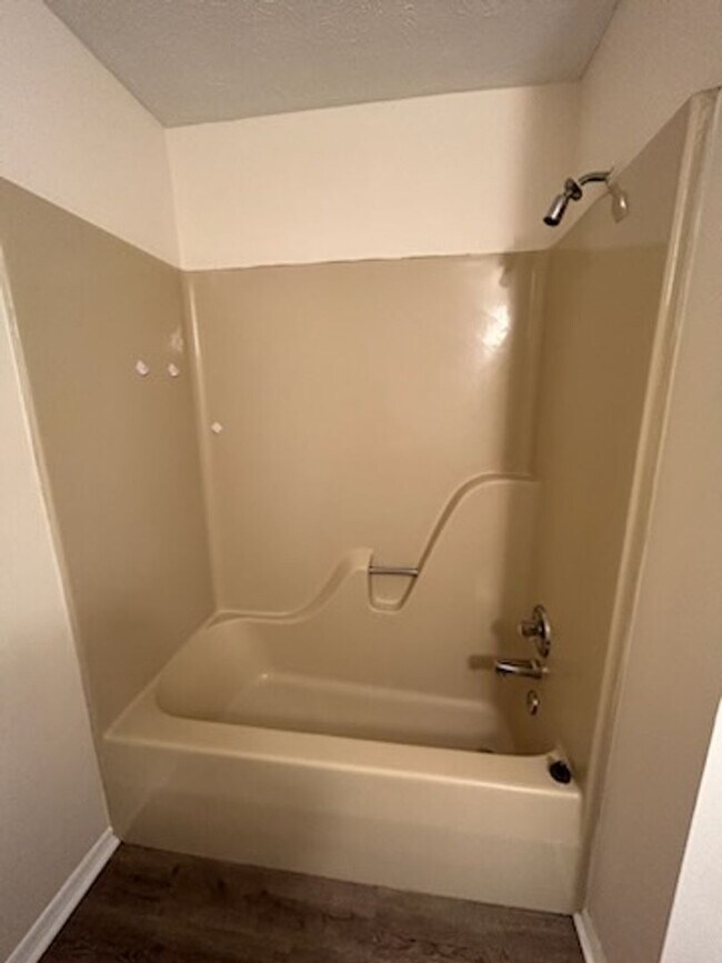 Building Photo - 1840 Woodland Ave