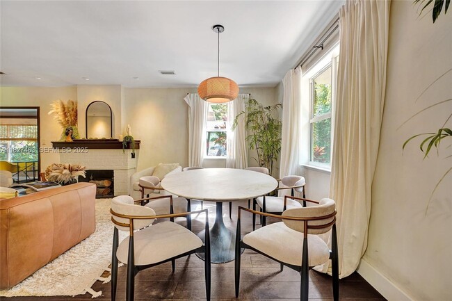 Building Photo - 669 NE 60th St