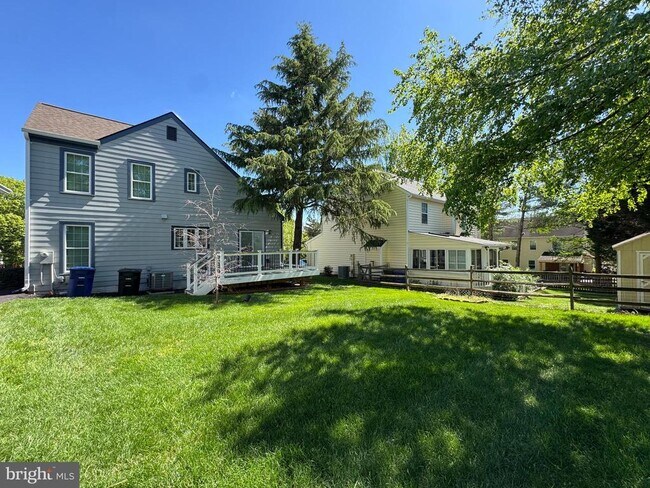 Building Photo - 15 Linden Hill Way SW