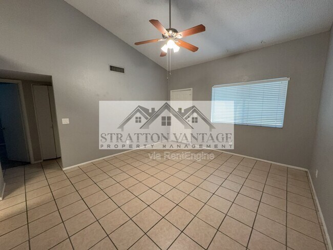 Building Photo - 5136 E Evergreen St