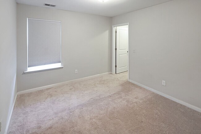 Building Photo - Stunning & Spacious 4 Bedroom Home in Highland Falls Community