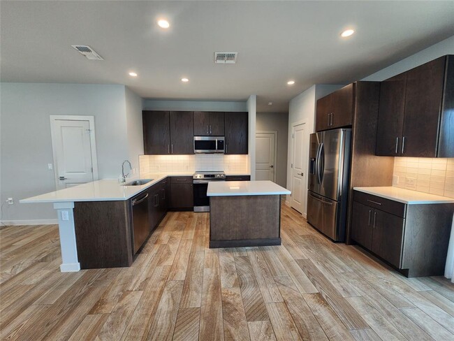 Building Photo - 9724 Evening Canopy Dr
