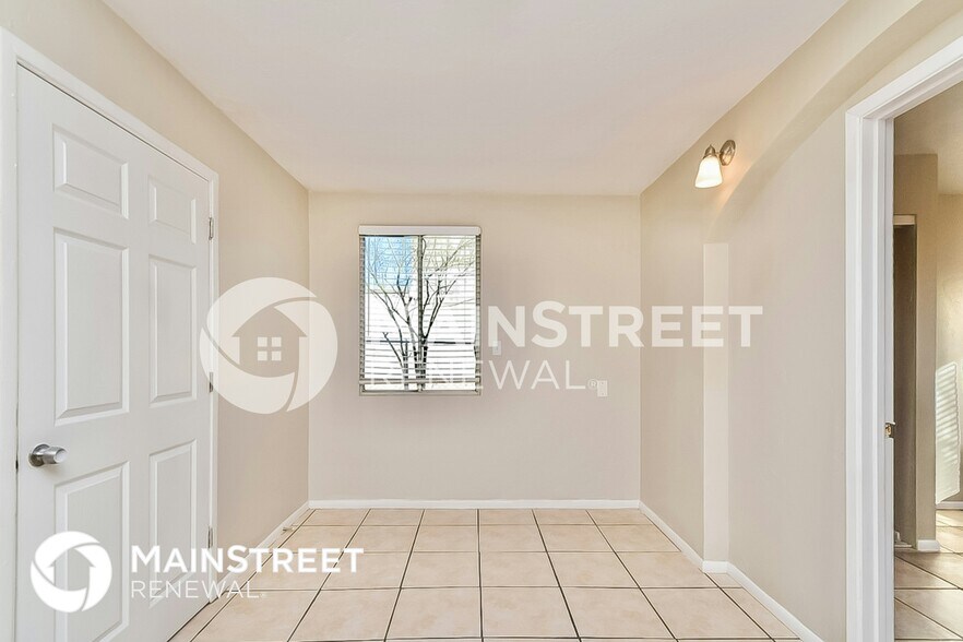 Building Photo - 854 W Calle Matus