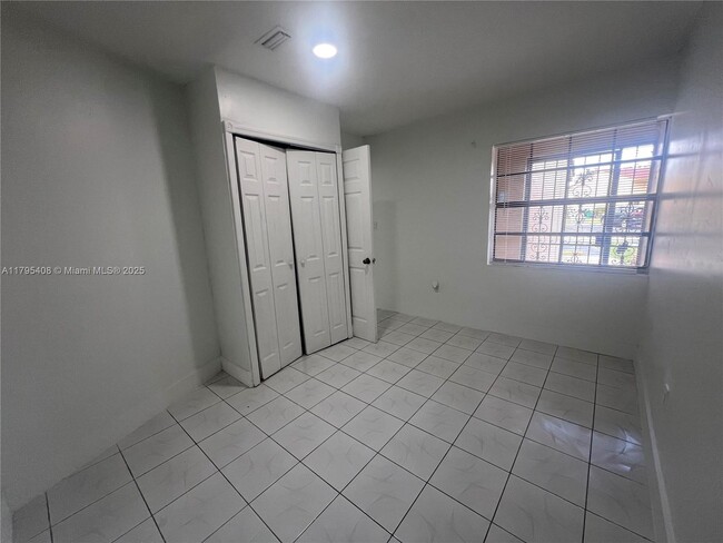 Building Photo - 11720 SW 103rd Ln