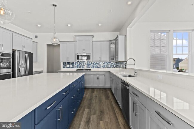 Building Photo - 12600 Coventry Mnr Wy