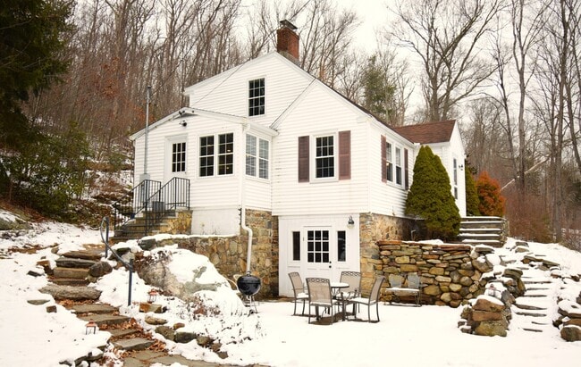 Building Photo - 2203 Durham Rd