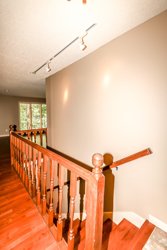 Building Photo - Beautiful 3 bedroom, 3 bath,  mother-in-law sweet with full kitchen in lower level.