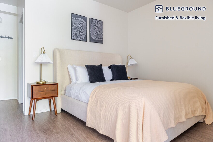 Building Photo - 4302 7th Ave NE