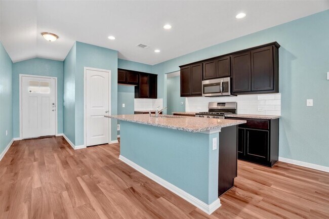 Building Photo - 1425 Fairhaven Gtwy