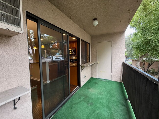 Building Photo - Beautiful 2 bedroom, 2 full bath condo in San Carlos Greens