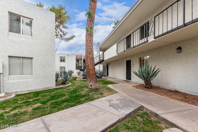 Building Photo - 3314 N 68th St