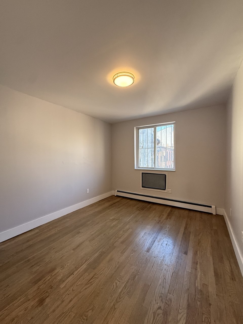 Building Photo - 821 Madison St