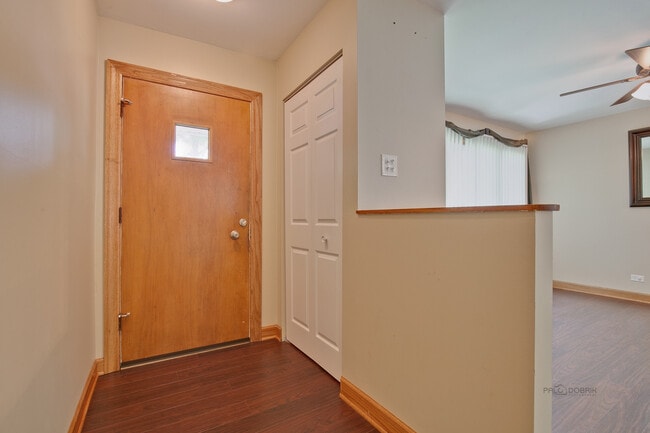 Building Photo - 648 N Greenview Ave