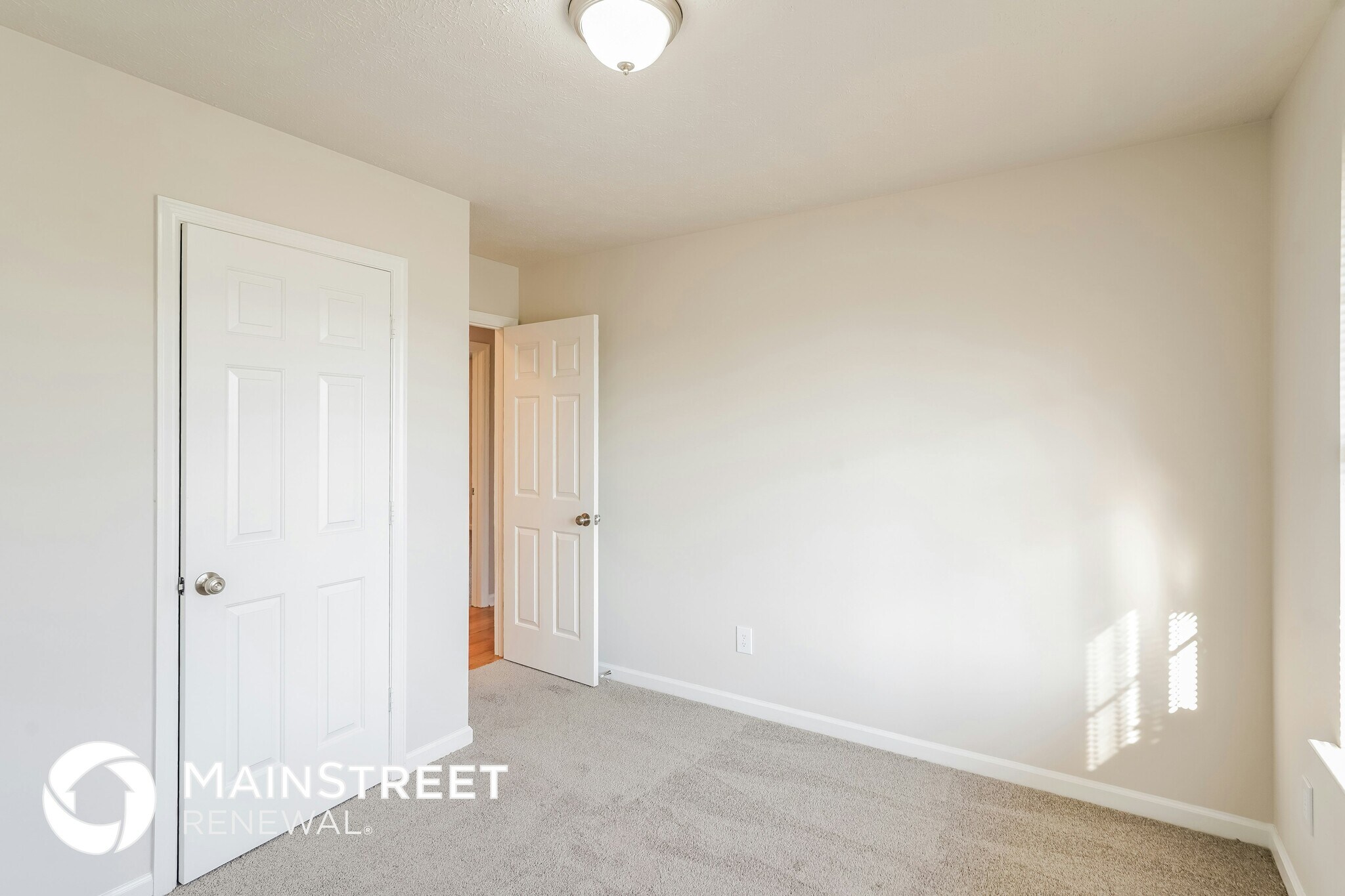 Building Photo - 1030 Heydel Cir