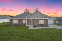 Building Photo - $1700! Beautiful 3Bed 2Bath in newly built Woodland Circle!