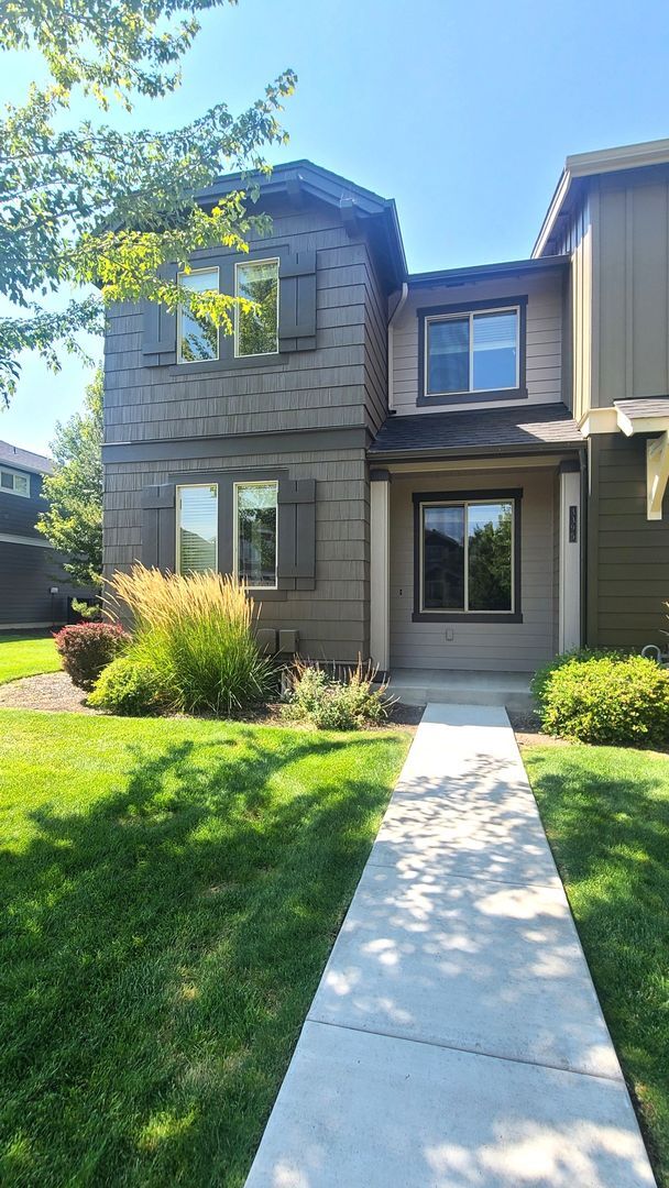 Building Photo - 3395 SW 28th St