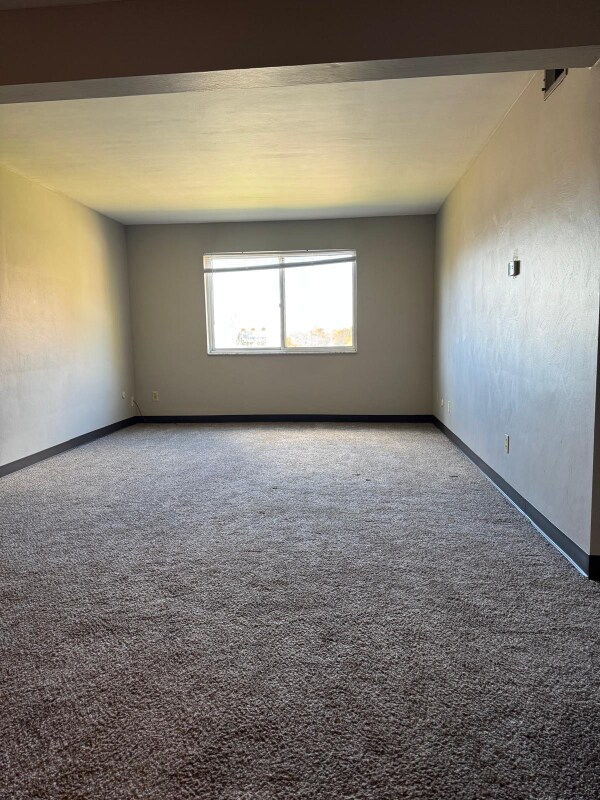 Building Photo - 5501 Verona Rd