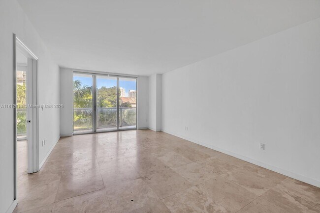 Building Photo - 500 Brickell Ave