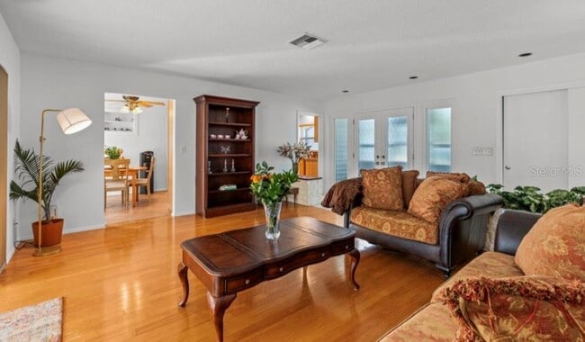 Building Photo - 2516 Roberta St