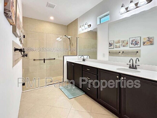 Building Photo - 9870 SW Trumpet Tree Cir