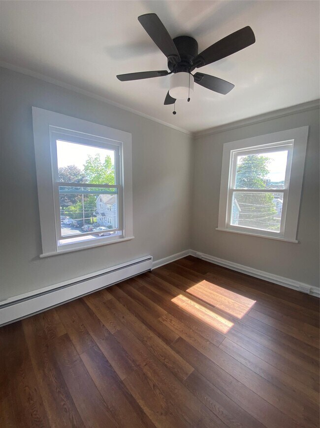 Building Photo - 13 Cozzens Ave