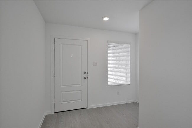 Building Photo - 1327 Tanner Dell Dr