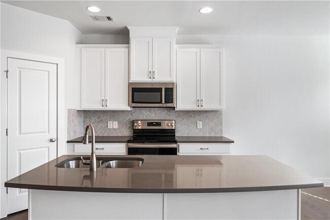 Building Photo - 5311 Bentayga Dr