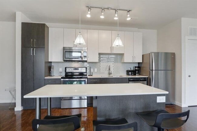 Building Photo - 299 North Highland Avenue Northeast