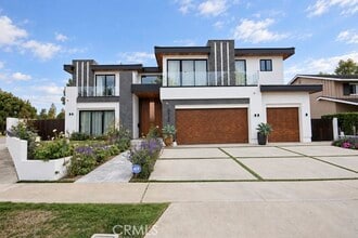Building Photo - 9984 Petunia Ave