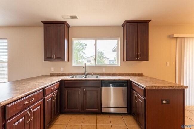 Building Photo - 3474 Avalon Lake Dr SW