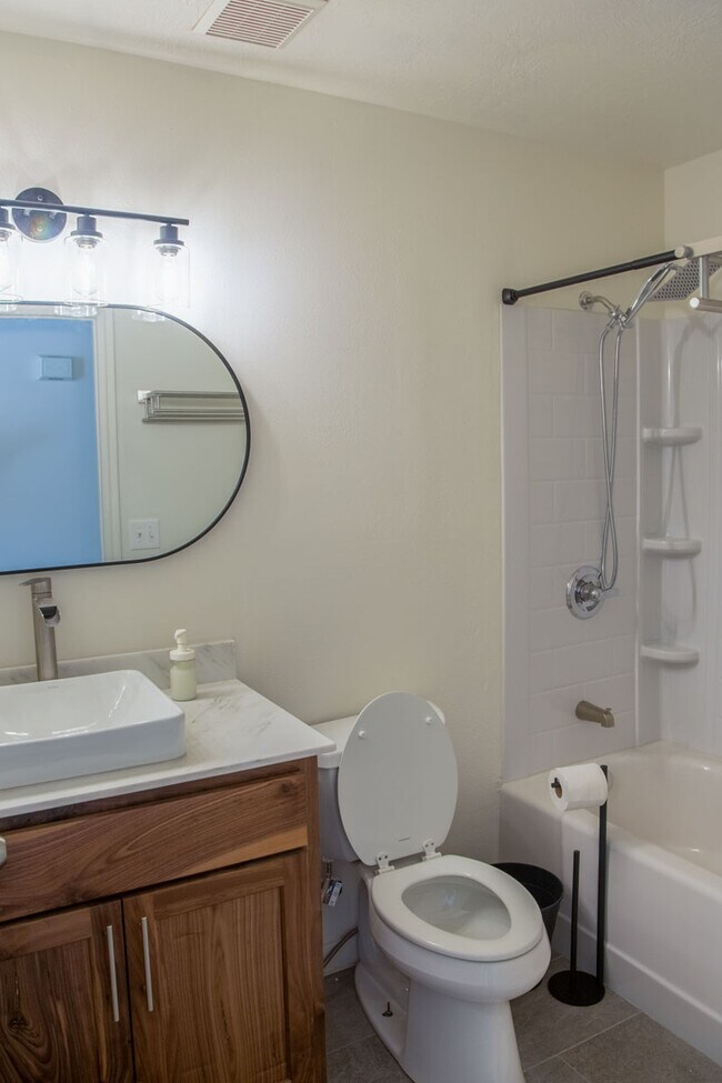 Building Photo - 337 N 3510 W