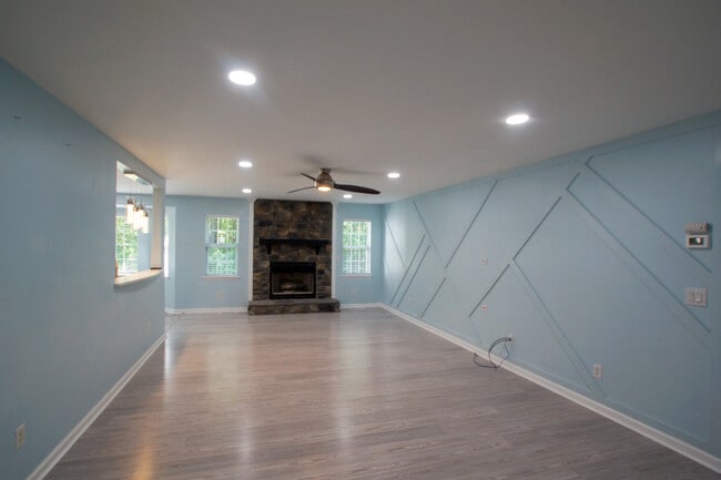 Building Photo - 5705 Katha Dr