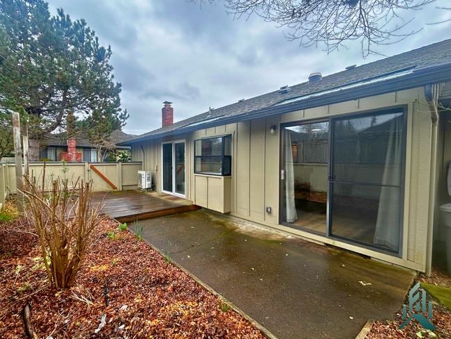 Building Photo - 2 Bed / 2 Full Bath Single-Level Townhome in Timberhill