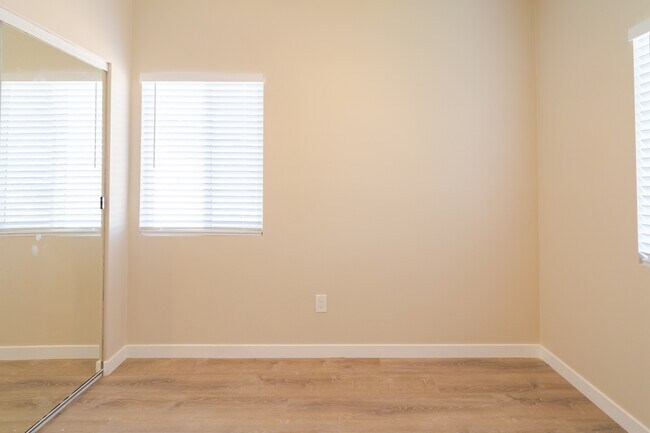 Building Photo - 5041 Art St