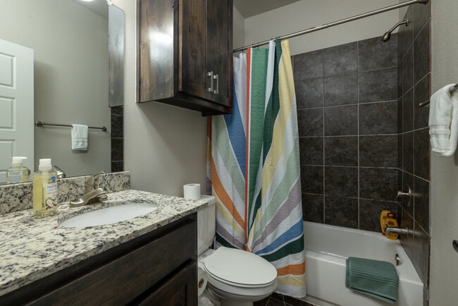 Building Photo - 2307 N Elm St