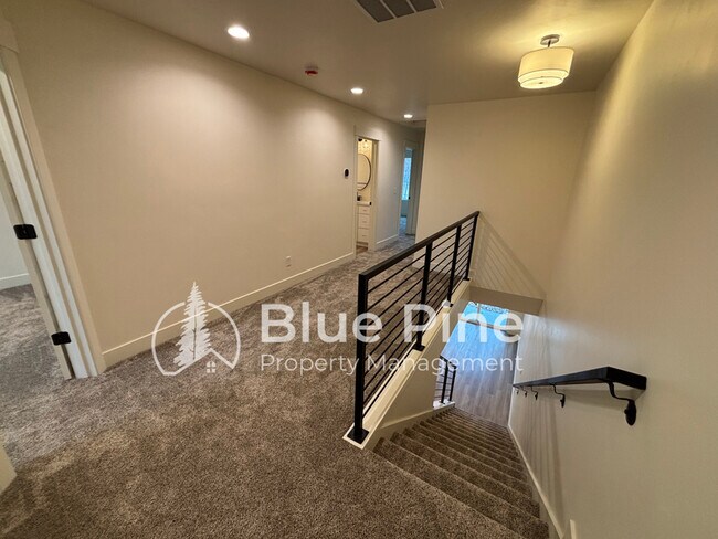 Building Photo - 2390 Caliber Pl