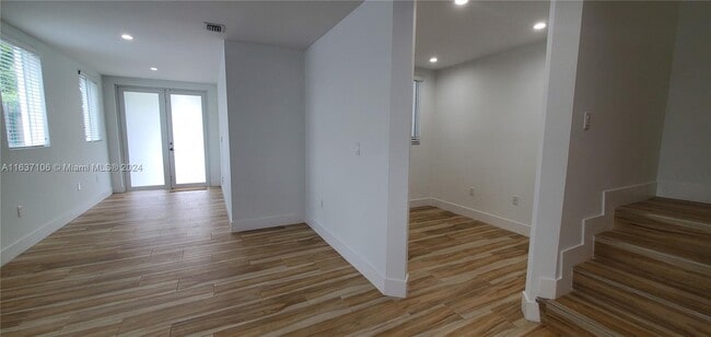 Building Photo - 3620 Thomas Ave