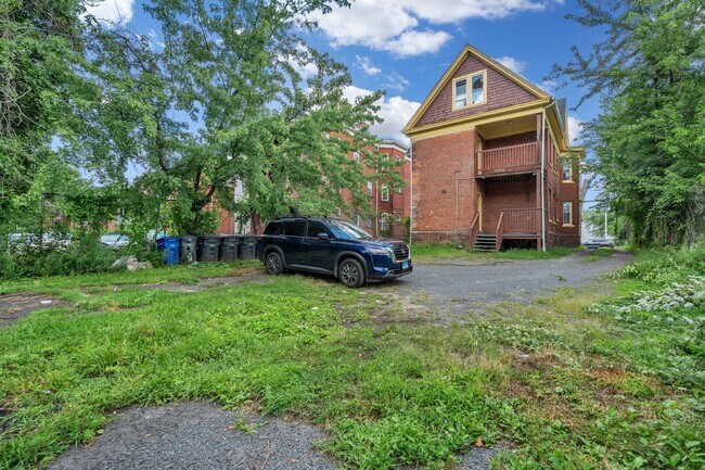 Building Photo - 139-141-141 Homestead Ave