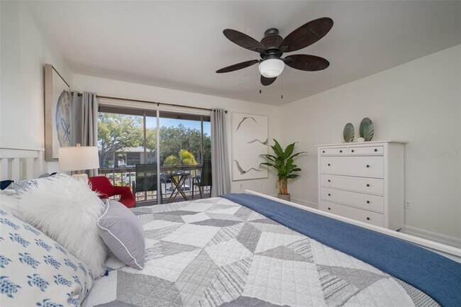 Building Photo - 3360 S Osprey Ave