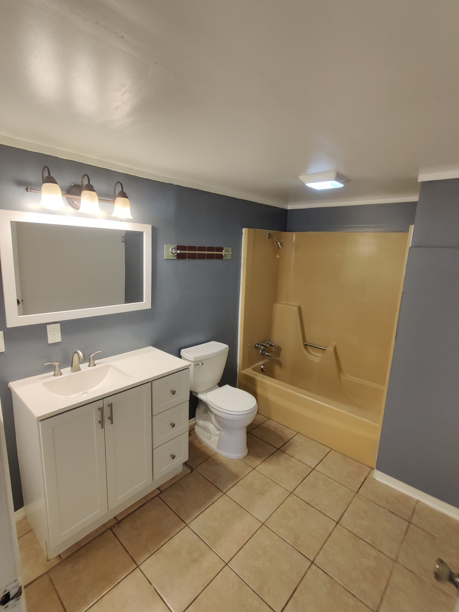 Building Photo - 142 Fields St