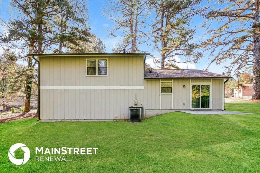 Building Photo - 4276 Old Lake Dr