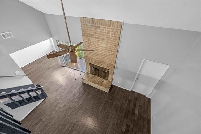 Building Photo - 2110 Highland Hills Dr
