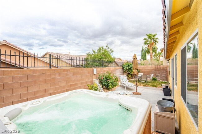 Building Photo - 10916 Bandol Pl