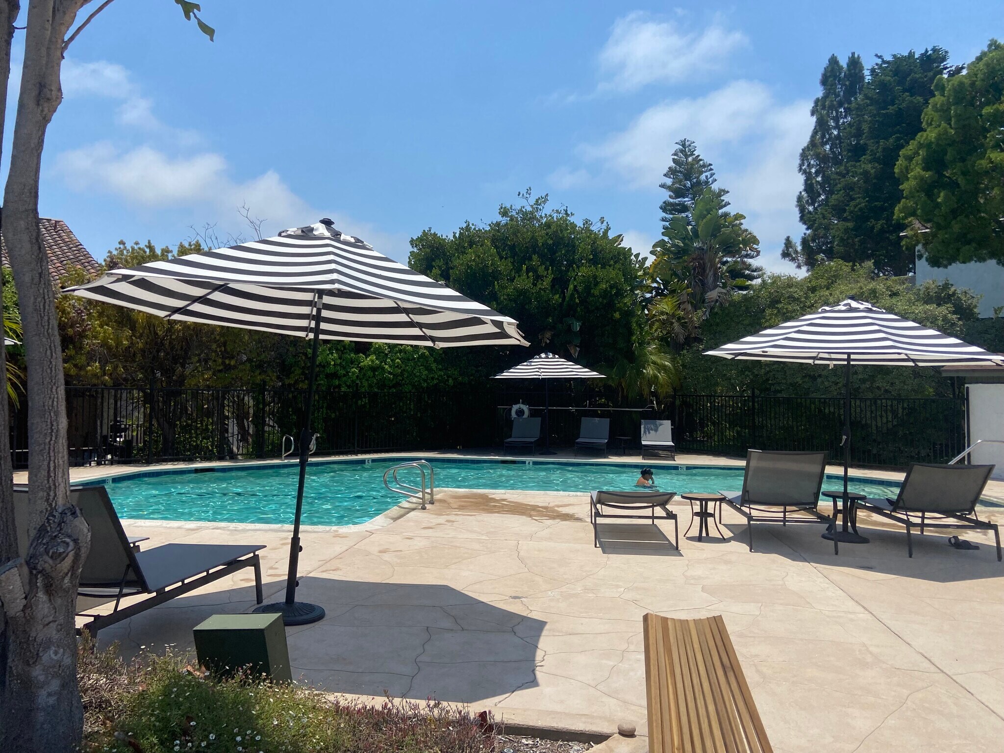 Building Photo - 8722 Villa La Jolla Dr