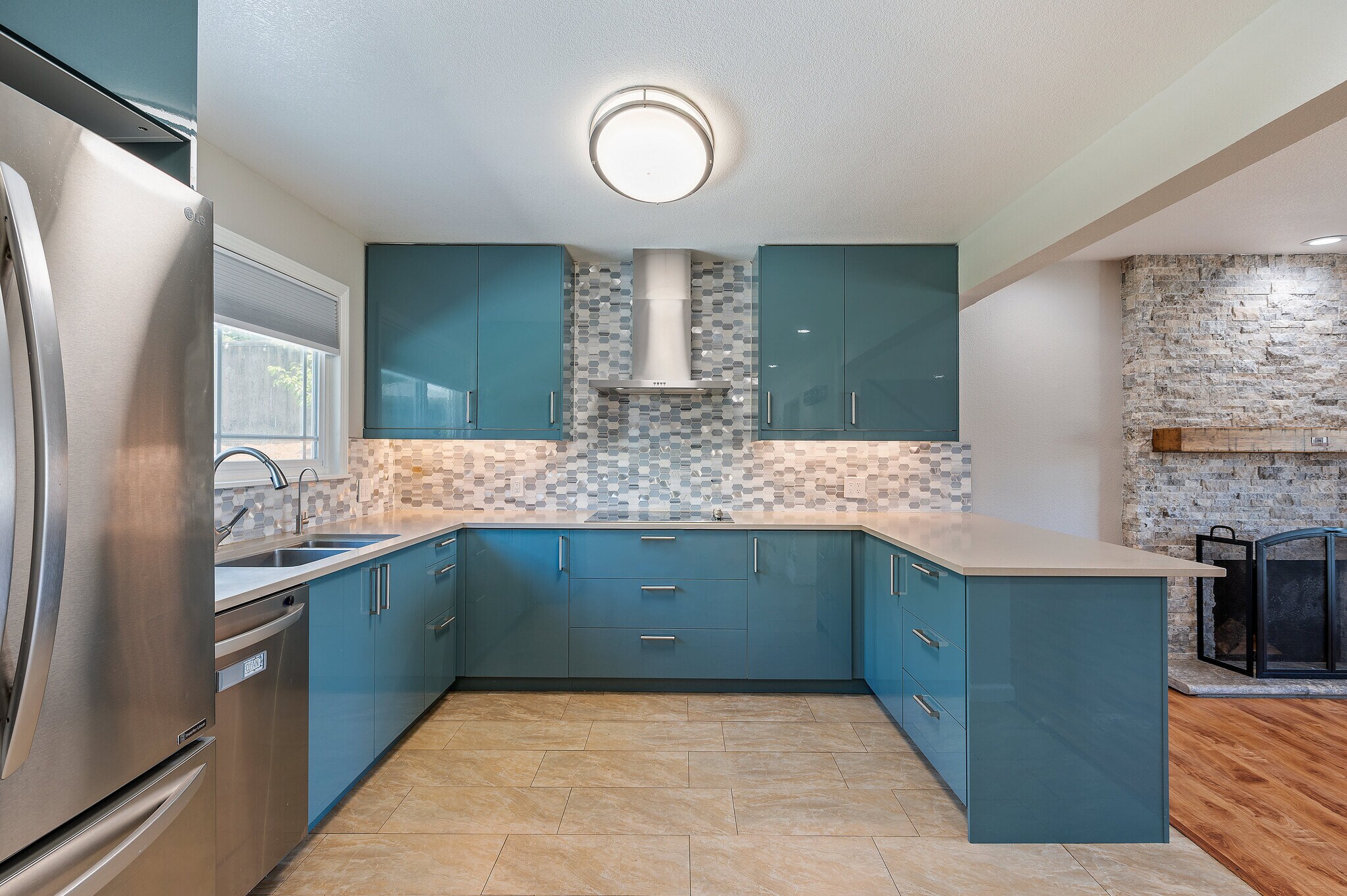 Building Photo - 3661 Slopeview Dr