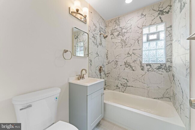 Building Photo - 7407 Kelvin Pl