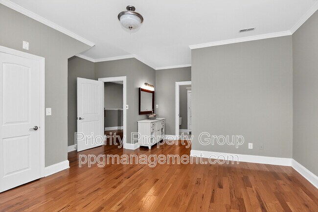 Building Photo - 16205 Riverpointe Dr